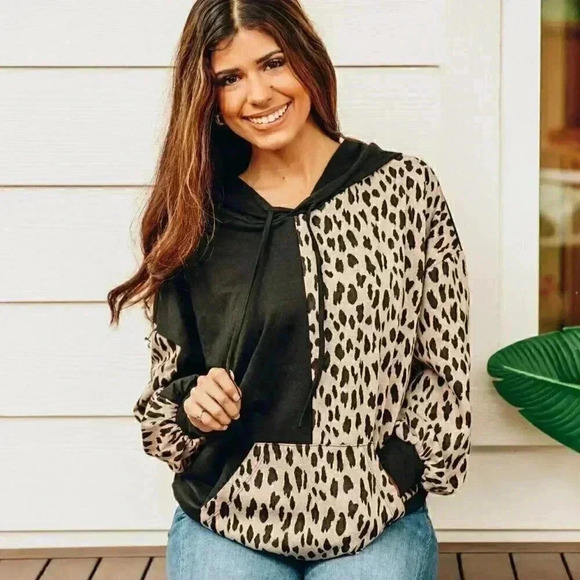 Grace & Emma SPLIT BETWEEN THE LINE PULLOVER HOODIE WITH POCKET, LEOPARD - Picture 1 of 2